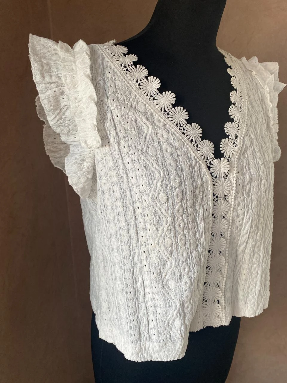 Bohemien witte blouse met florale kant – Ruches mouwen – photo 3